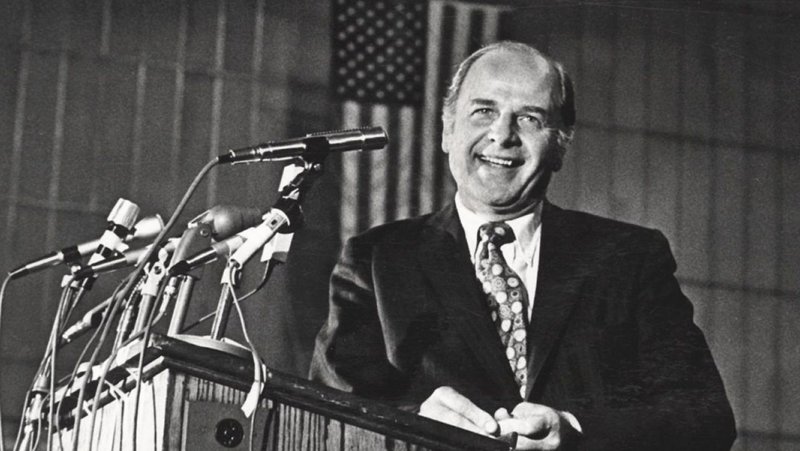 Molton Hilbert en una conferencia